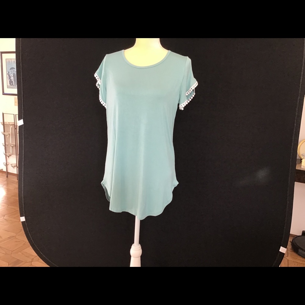 Amaryllis Pullover Tee (NWOT)